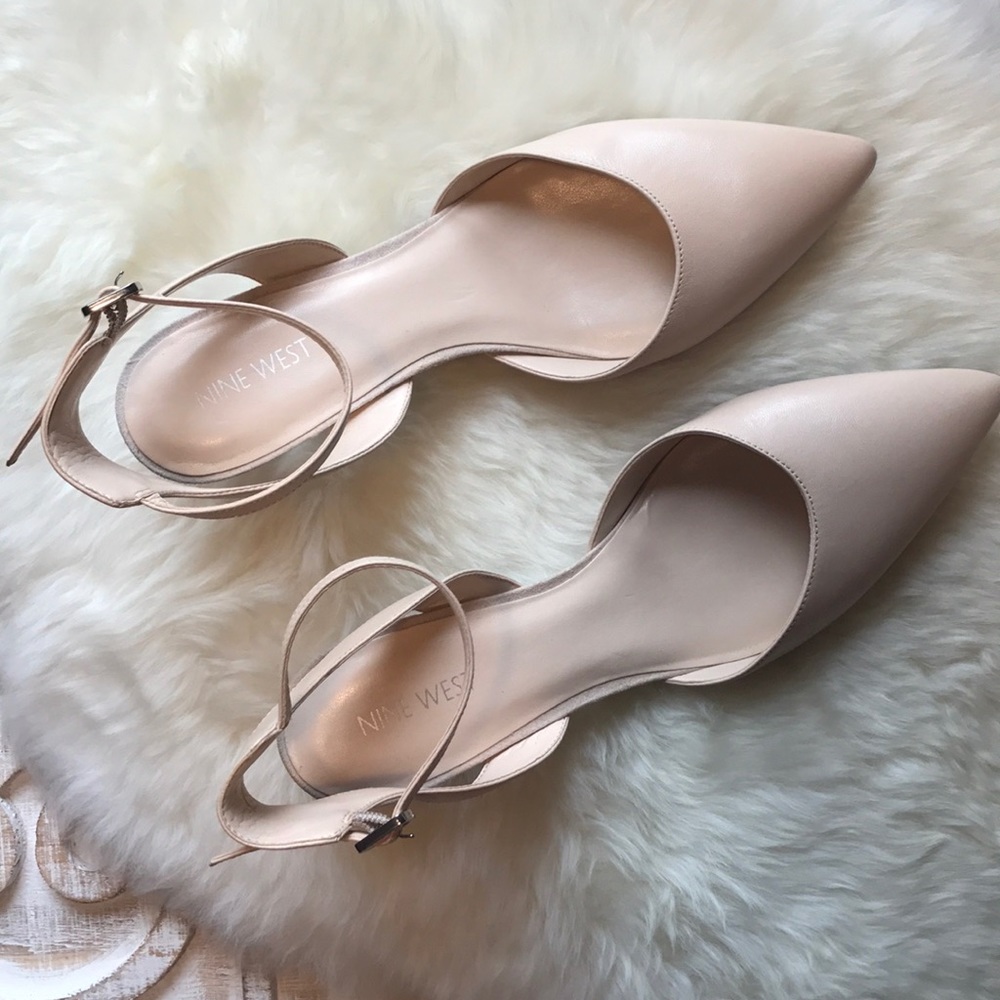 Nine West nude 3" heels size 9 1/2